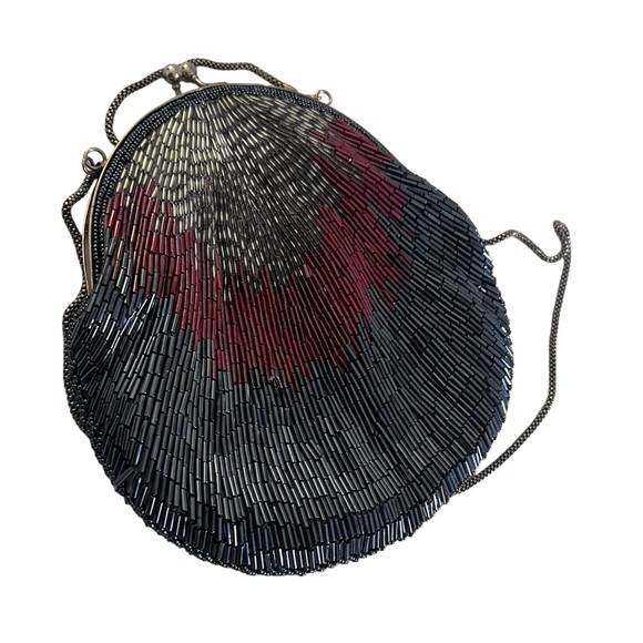 VINTAGE beaded CLAM shaped purse - Picture 5 of 10